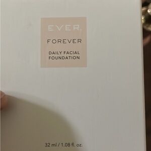 Ever - Forever Daily Facial Foundation - Cream